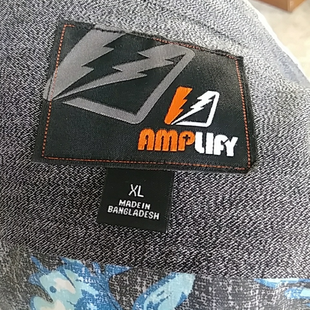 Amplify Men's SS XL Reverse Pattern btn up - Picture 6 of 7